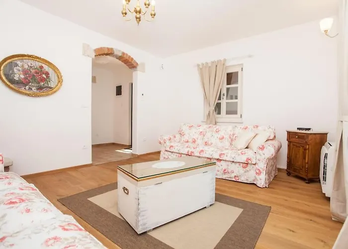 Petra Villa *